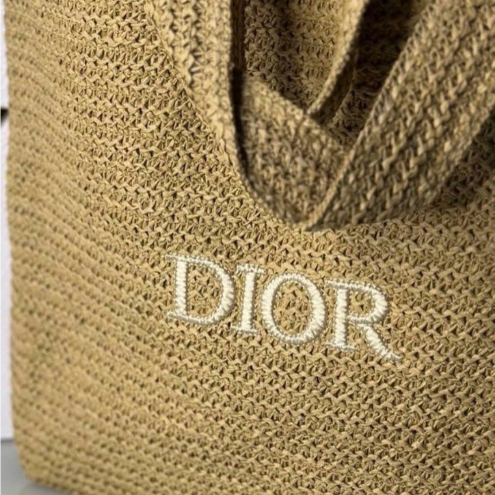 Dior Raffia Tote - Picture 2 of 4